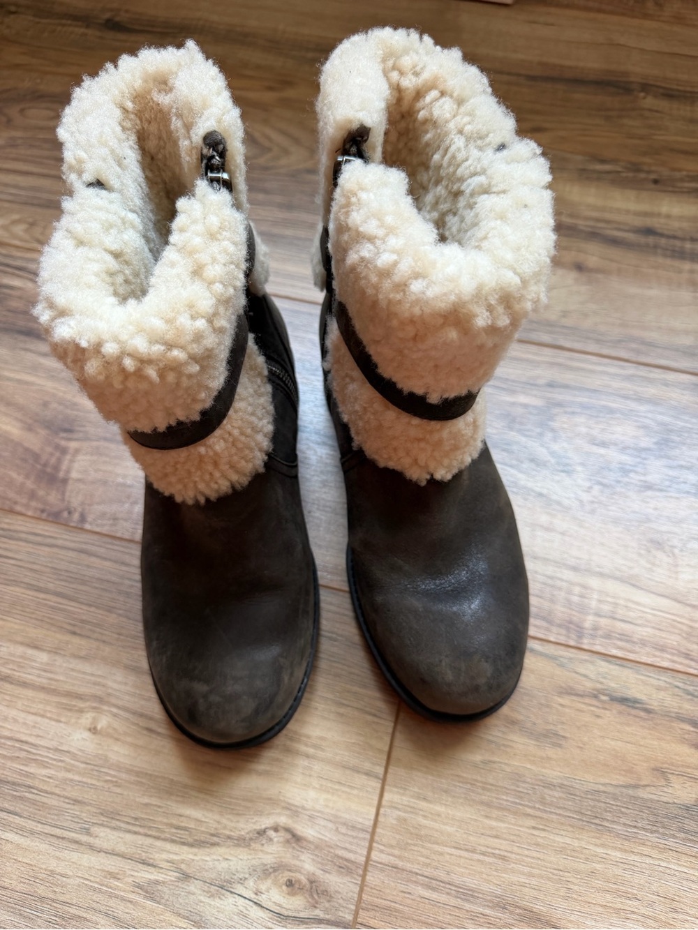 UGG Brown Leather Shearling-Lined Heeled Boots with Cream Fur Cuff